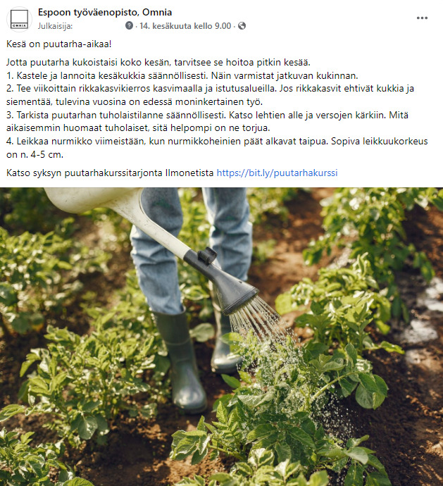 Espoon työväenopiston Facebook-julkaisu, jossa henkilö kastelee puutarhaa.